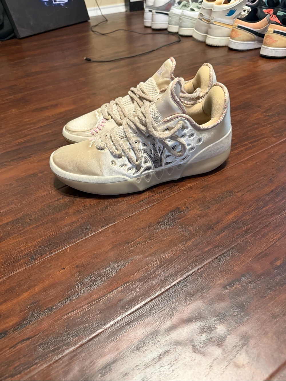 Men’s size 12 joker 2 champagne